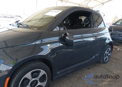 2016 Fiat 500E Battery Electric z USA, uszkodzony, nr VIN 3C3CFFGE7GT229406